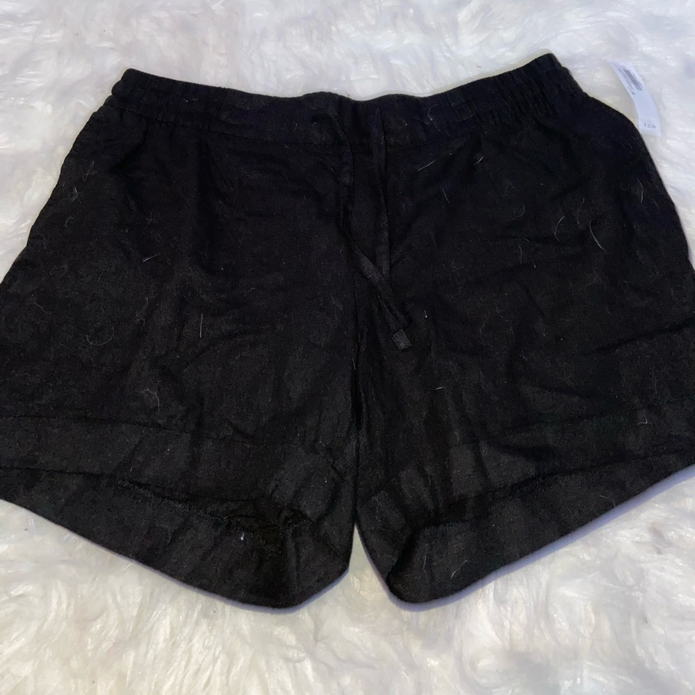 black flowy shorts